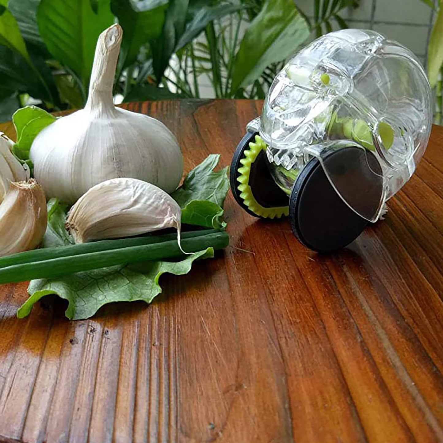 Rolling Garlic Mincer - Kitchen Gadget for Crushed Garlic